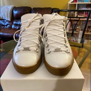 BALENCIAGA ARENA WHITE N GUM BOTTOM SIZE 45